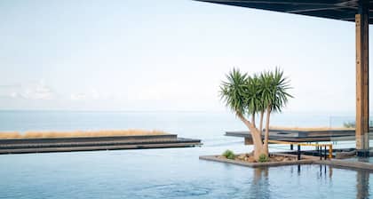 WOOD HOTEL & SPA