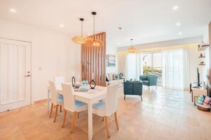 Dining - Apartment w/ pool and ocean view in Punta Palmera (Punta Cana)