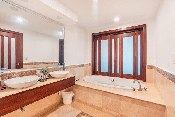 Unclassified image, 1 of 10, button