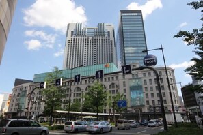 Exterior - the Way of Water (Osaka)