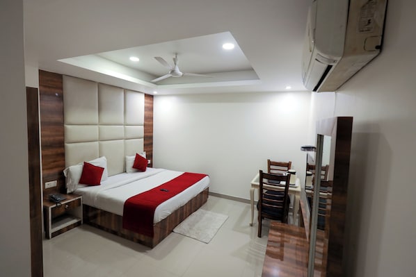 In-room safe, iron/ironing board, free WiFi