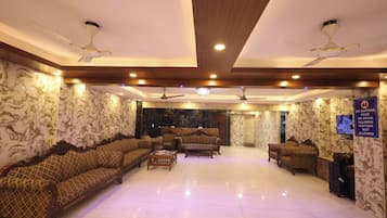 Área de estar no saguão