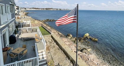 Sunrise Waterfront Retreat: Ocean Views, Luxurious Master Suite, Family-Friendly Beachside Escape