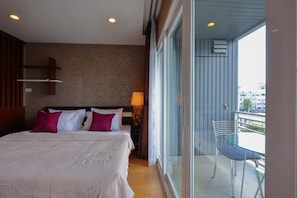 1 bedroom, desk, iron/ironing board, WiFi