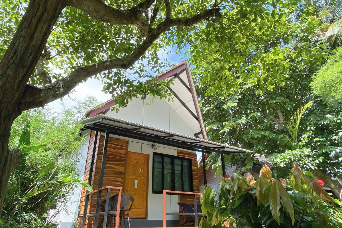Bungalow estándar, balcón, vista al río | 1 habitación y wifi gratis