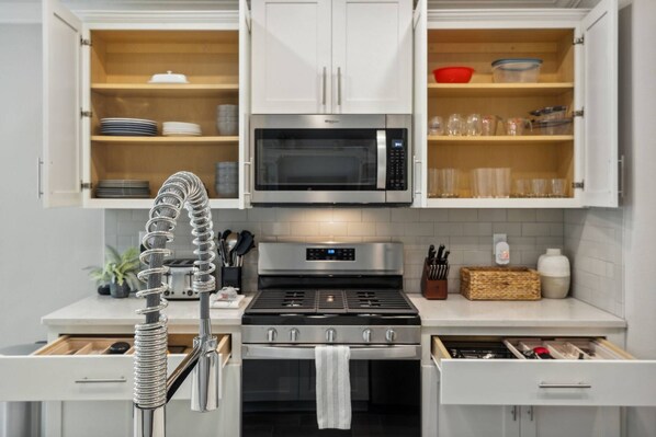 Fridge, microwave, oven, stovetop