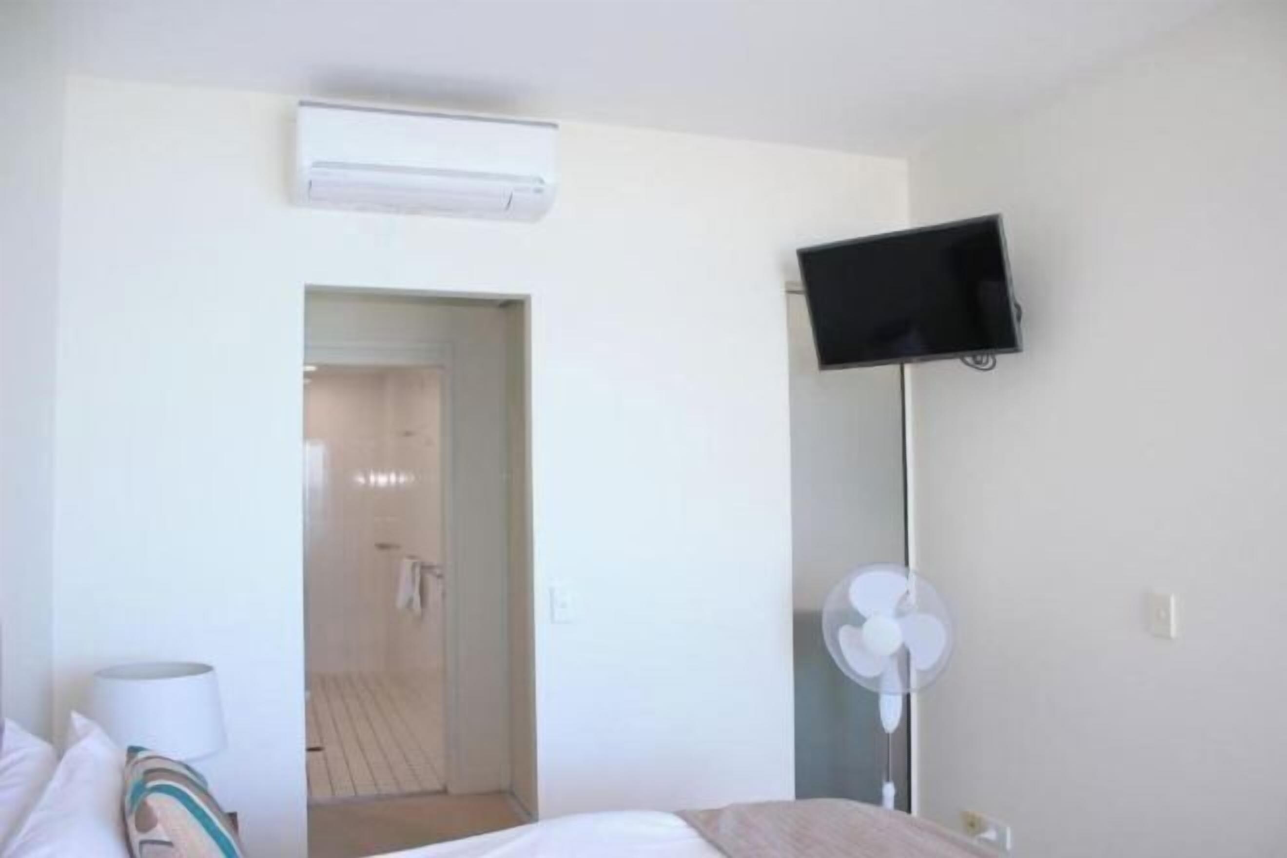 Cots/infant beds