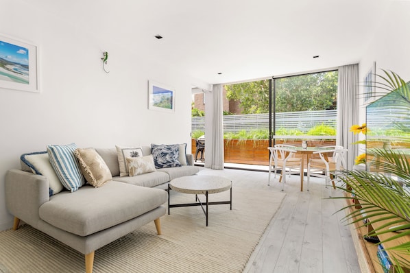 Smart TV, video games