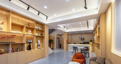 Yimi Hotel (Provincial Library Branch near Hainan Institute of Business and Technology)