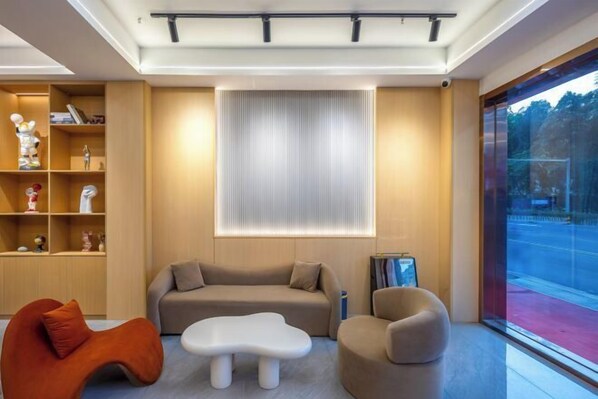 المنشأة من الداخل