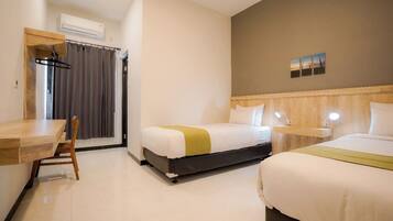 Habitación Deluxe con 2 camas individuales | Escritorio, espacio para trabajar con laptop y wifi gratis