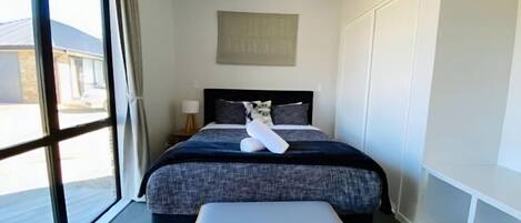 Soundproofing, cribs/infant beds