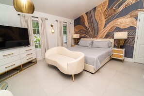 4 chambres, coffres-forts dans les chambres, bureau