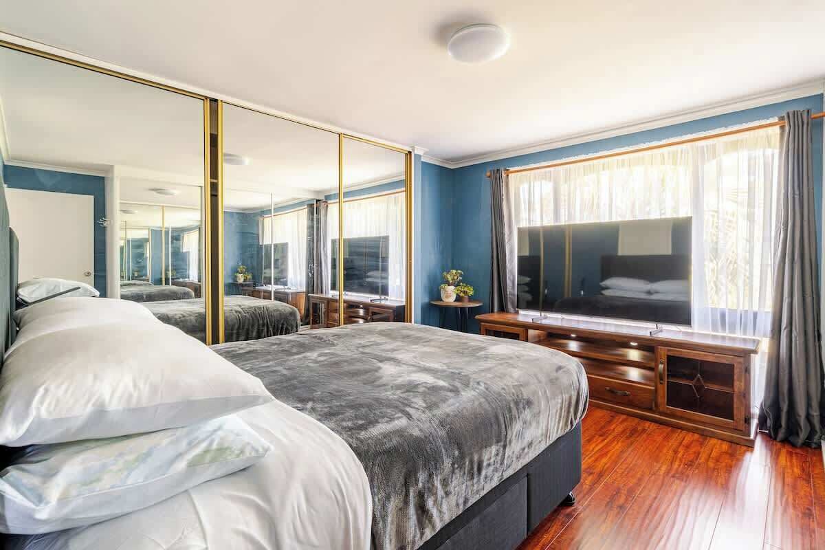 4 chambres, fer et planche à repasser, Wi-Fi, draps fournis