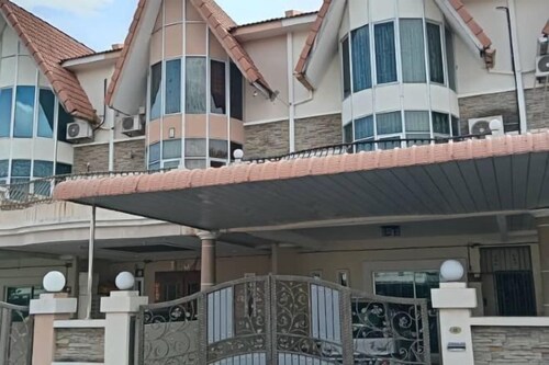 BUTTERWORTH RAJA UDA RAYA HOMESTAY