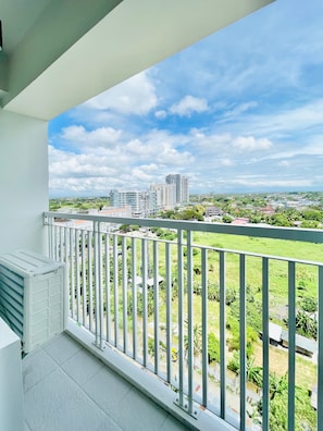 Signature Studio, 1 Katil Ratu (Queen), Non Smoking, Balcony | Balkoni