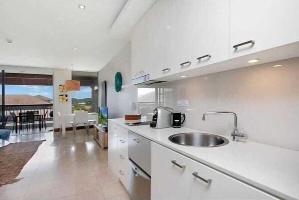 Cribs/infant beds - Santai Resort - Holiday Management (Casuarina)