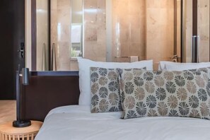 Cribs/infant beds - Santai Resort - Holiday Management (Casuarina)