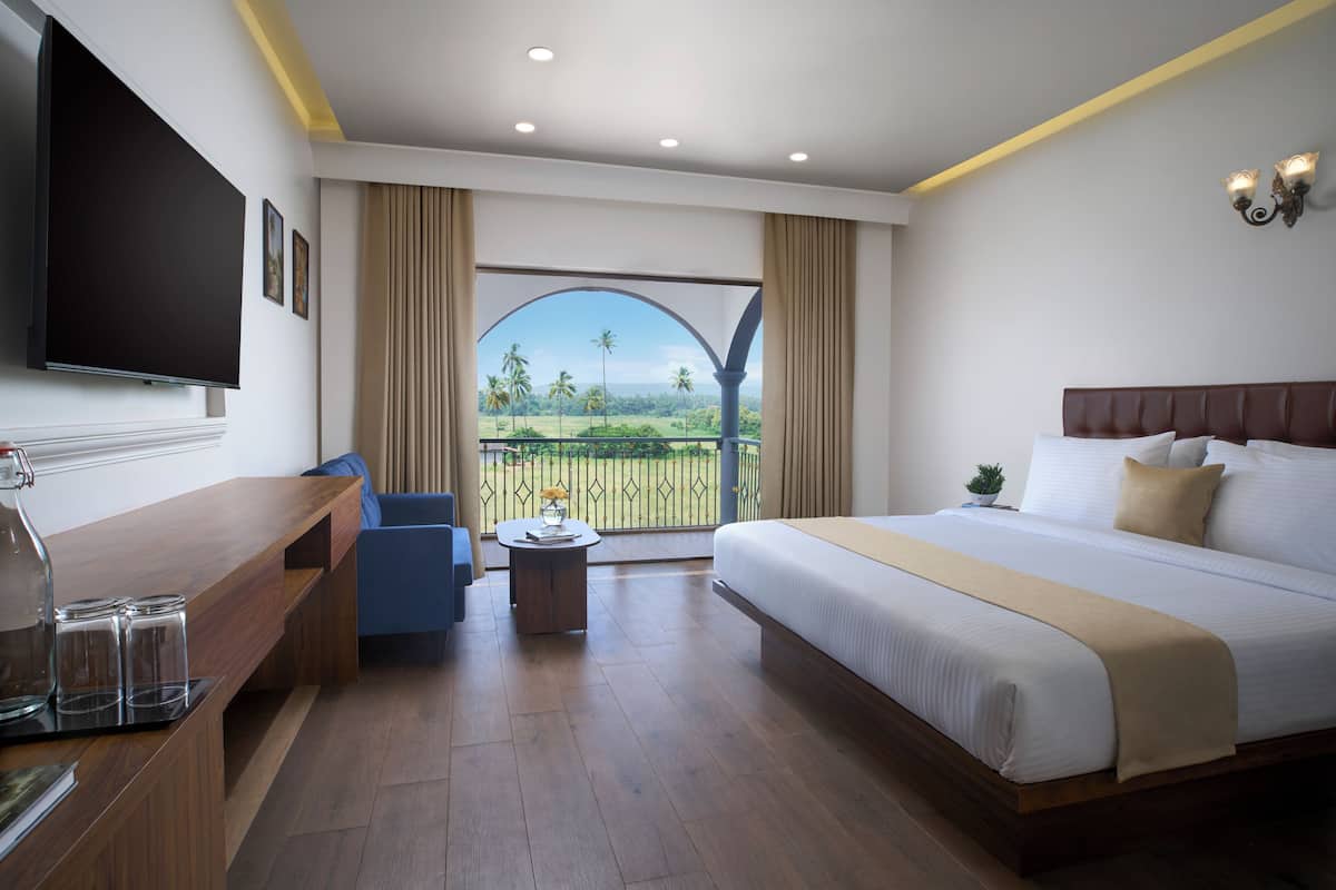 In-room safe, desk, iron/ironing board, free WiFi