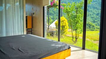 Minibar, individually decorated, individually furnished, free WiFi