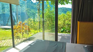 Luxury Apartment | Minibar, individually decorated, individually furnished, free WiFi