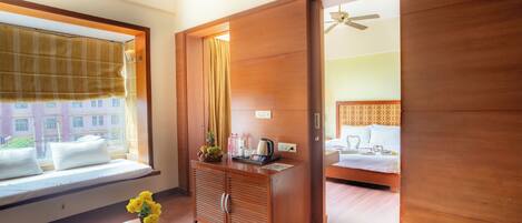 1 bedroom, Egyptian cotton sheets, premium bedding, in-room safe