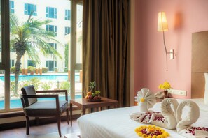 Deluxe Room | Egyptian cotton sheets, premium bedding, in-room safe, desk - The Sky Imperial Jaipur (Amer)