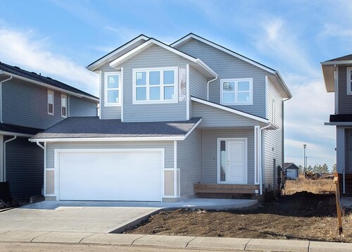 Cozy 2bedroom Suite close to the Airport
