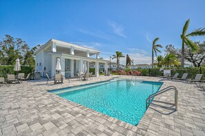 Pool - Sienna Sunset - Dog Friendly, Near Siesta Key, Heated Pool, Private Lanai, near Sarasota Attractions (Sarasota)