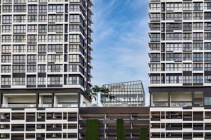 Unclassified image, 4 of 25, button - Urban Suites by Stellar ALV (Jelutong)