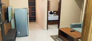 Desk, laptop workspace, free WiFi