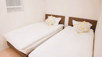4 bedrooms, WiFi, bed sheets
