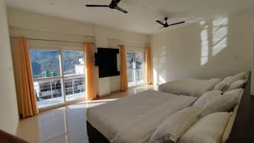 Family Room | Free WiFi
