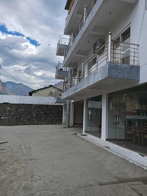 Fachada de la propiedad