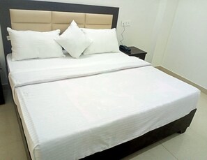 Deluxe Room | Free WiFi - Hotel Nirvanam (Chamoli)