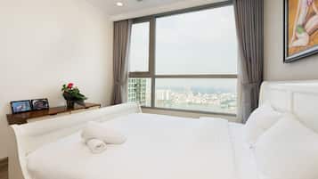 Design Apartment | 2 bedrooms, Egyptian cotton sheets, premium bedding, pillowtop beds