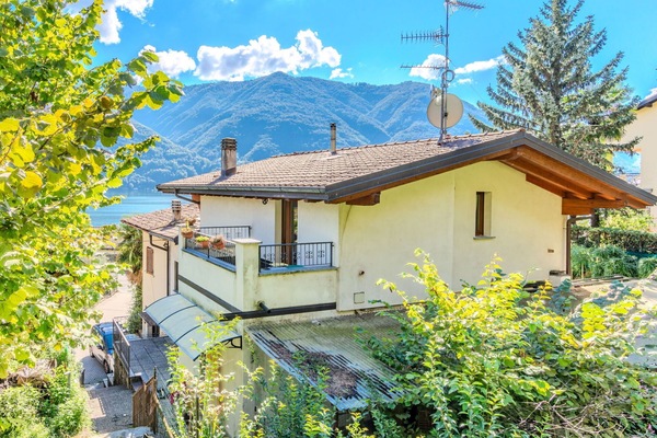 Wasser, Wolke, Himmel, Eigentum, Gebäude, Schwimmbad, Strandresort, Blau, Baum, Azurblau