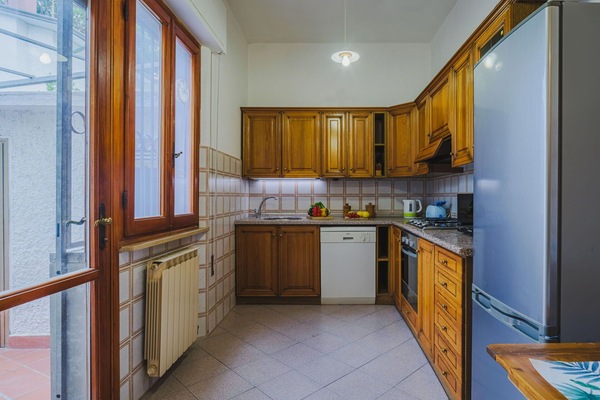 L'Eau, Nuage, Ciel, Propriété, Bâtiment, Piscine, Station Balnéaire, Bleu, Arbre, Bleu Azur