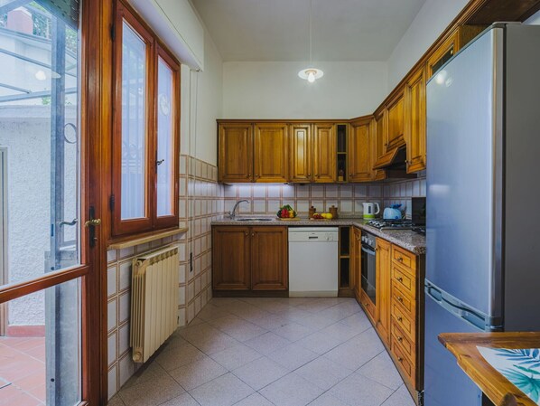 ميكروويف، فرن، غسالة أطباق