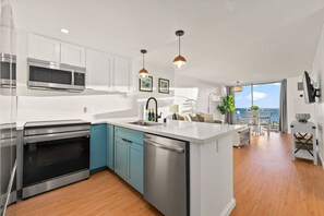 Fridge, microwave, oven, stovetop