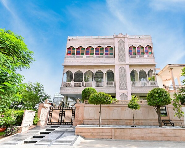 Front of property - Harnawa Haveli - A Boutique Heritage Stay (Jaipur)