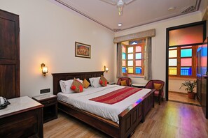 Deluxe Double Room | Memory-foam beds, minibar, desk, laptop workspace - Harnawa Haveli - A Boutique Heritage Stay (Jaipur)