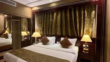 1 bedroom, hypo-allergenic bedding, minibar, iron/ironing board