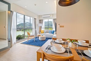 Signature Condo, 2 Bedrooms, Non Smoking, Lake View | Lake view