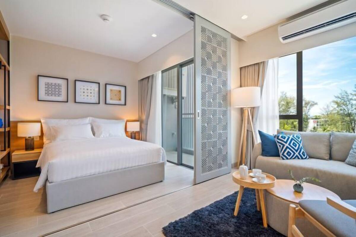 1 bedroom, in-room safe, iron/ironing board, free WiFi
