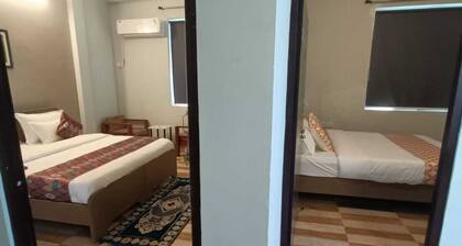 Rao Jagveer Home Stay
