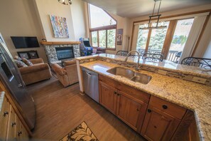 Exterior - Ironwood 2996 (Keystone)