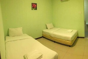 Cribs/infant beds - Casa Hotel Near KLIA 1 (Sepang)