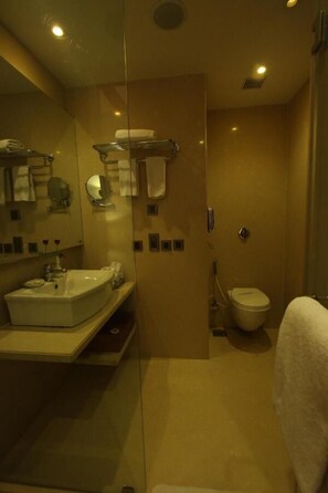 Shower, towels, soap, shampoo - The Sky Imperial Thaltej (Ahmedabad)