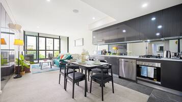 Fridge, microwave, oven, stovetop